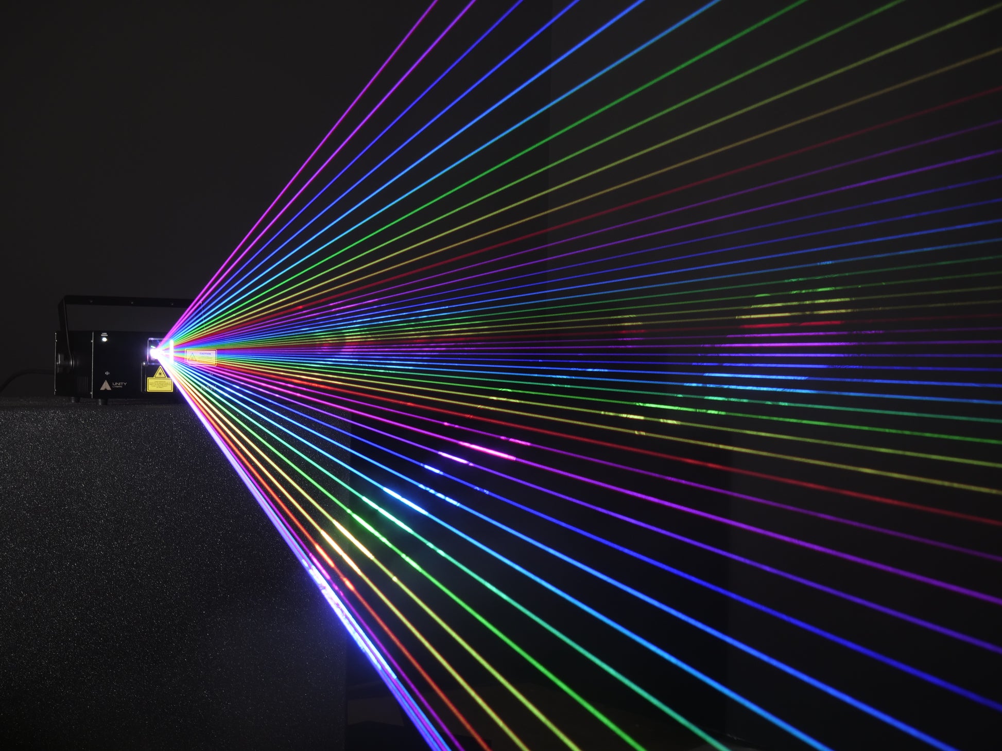 Unity RAW 10 - Proyector Láser RGB de Alto Rendimiento scanner laser bajoconsumo